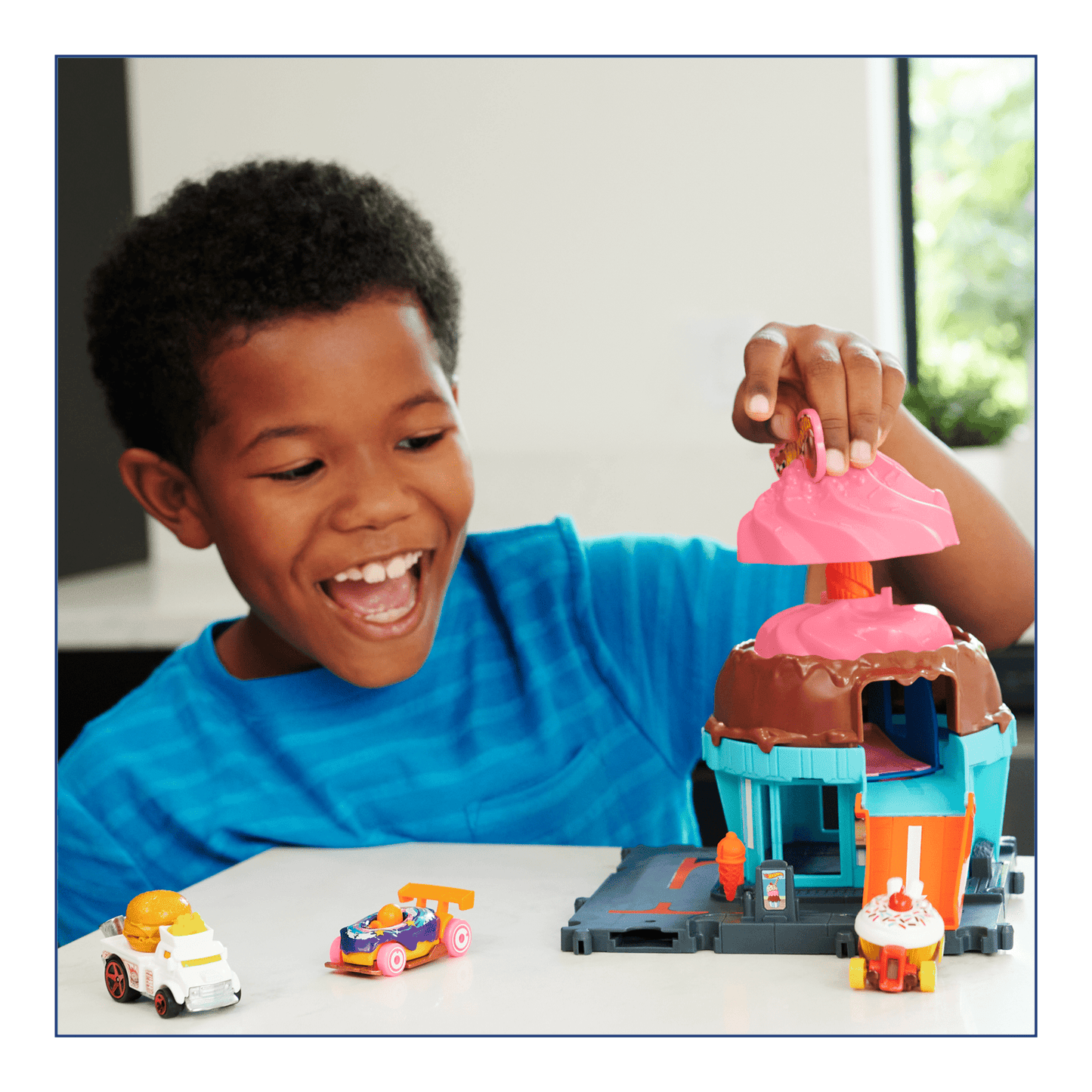 Hot Wheels City Downtown Ice Cream Swirl Playset From The Series ¡°Let's Race¡± With 1 Toy Car