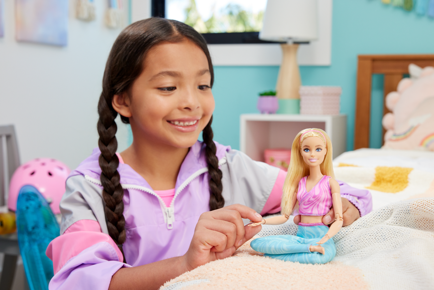 Barbie Made To Move Fashion Doll, Blonde Wearing Removable Sports Top & Pants, 22 Bendable ¡°Joints¡±